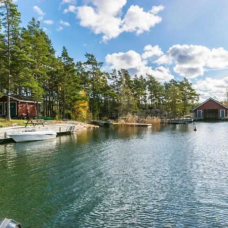 Holiday home Bergholmen By Interhome