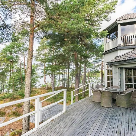 Holiday home Bergholmen By Interhome